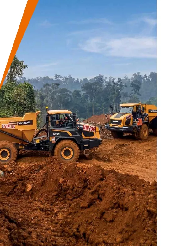 Aktivitas overburden removal dengan ADT